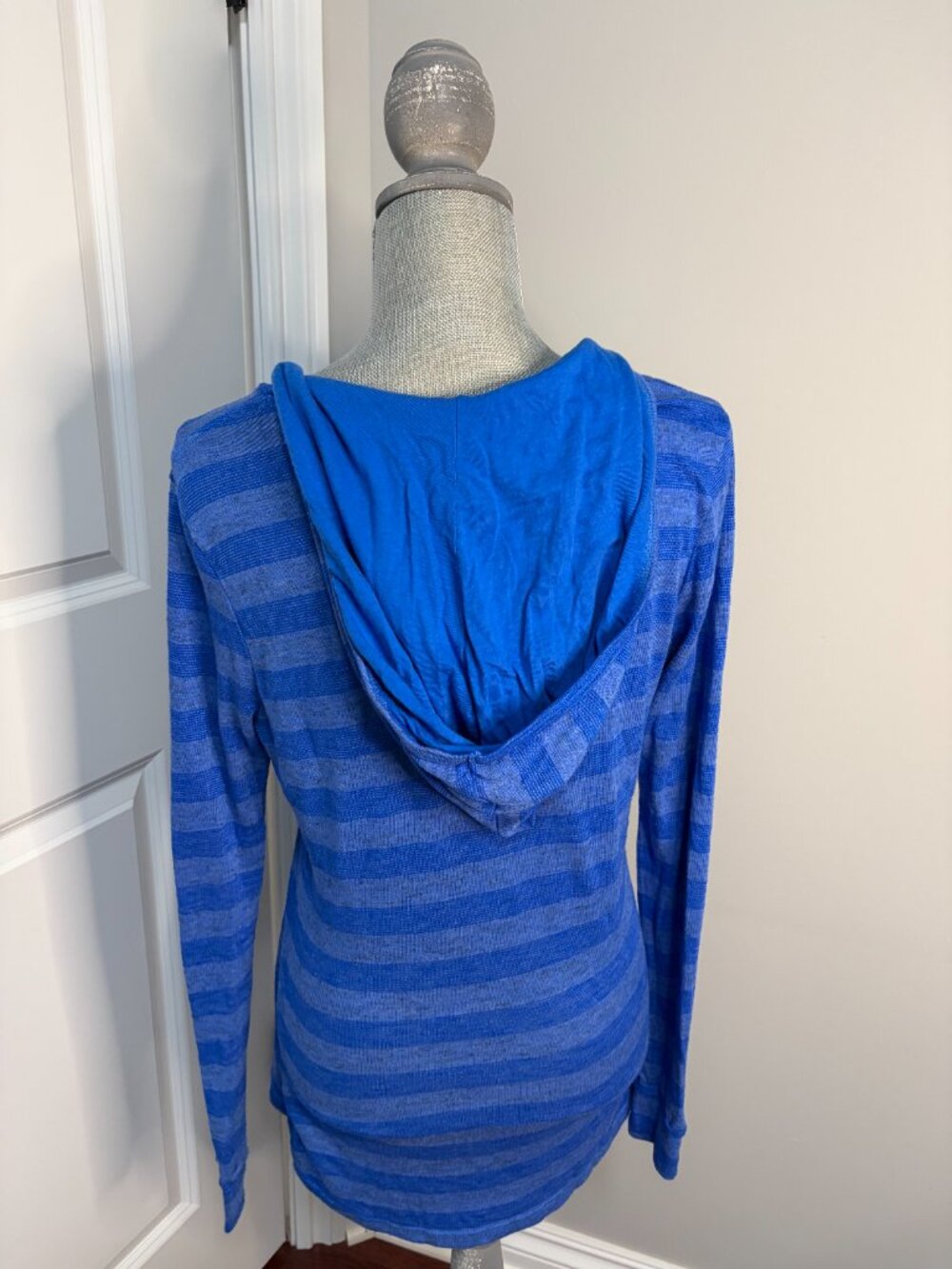 Women's Detroit Lions Hooded Long Sleeve Top Size M EUC - Picture 3 of 3